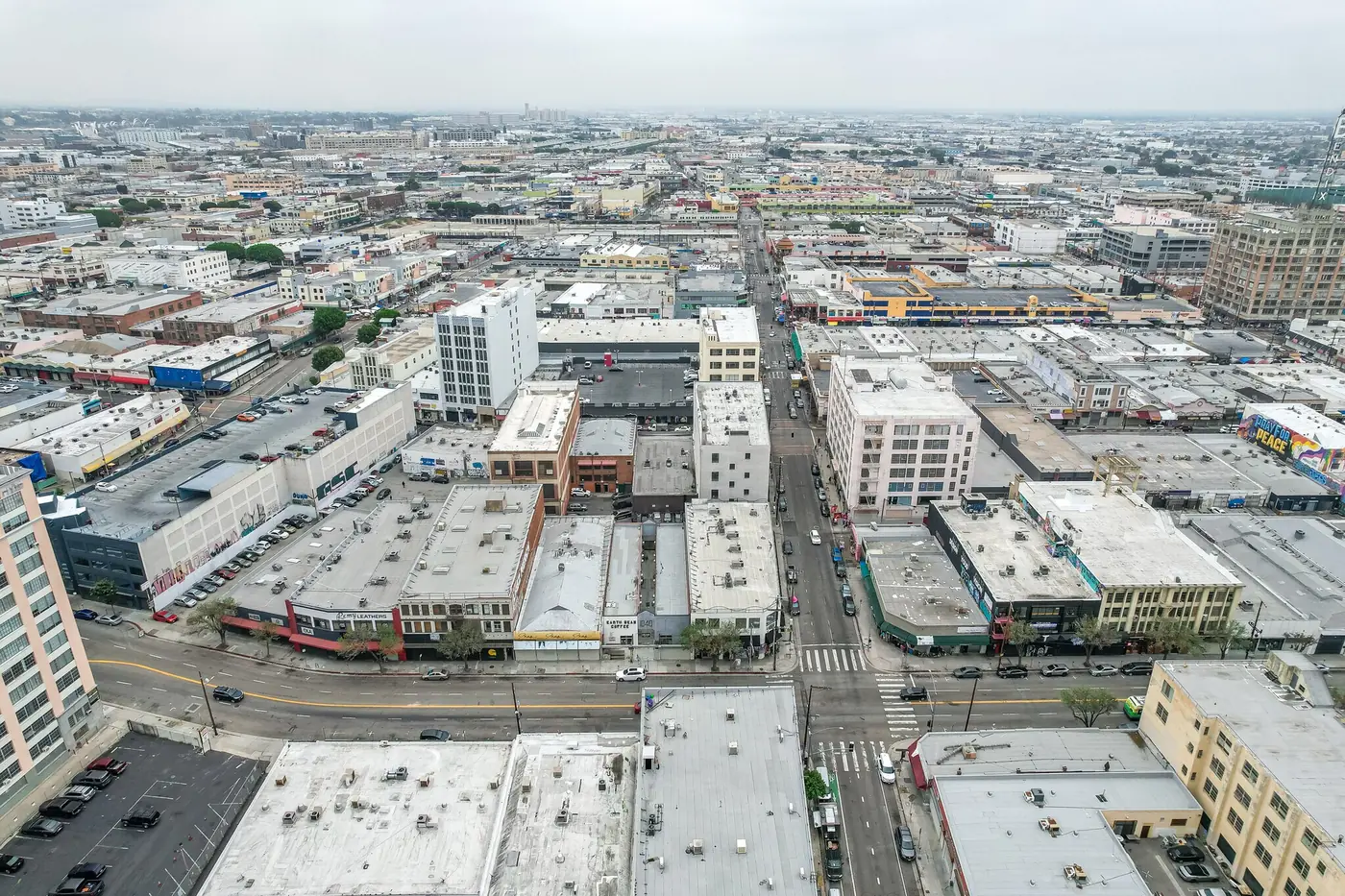 1048-1052 S Los Angeles Street &ndash; Corner at S Los Angeles & E 11th
