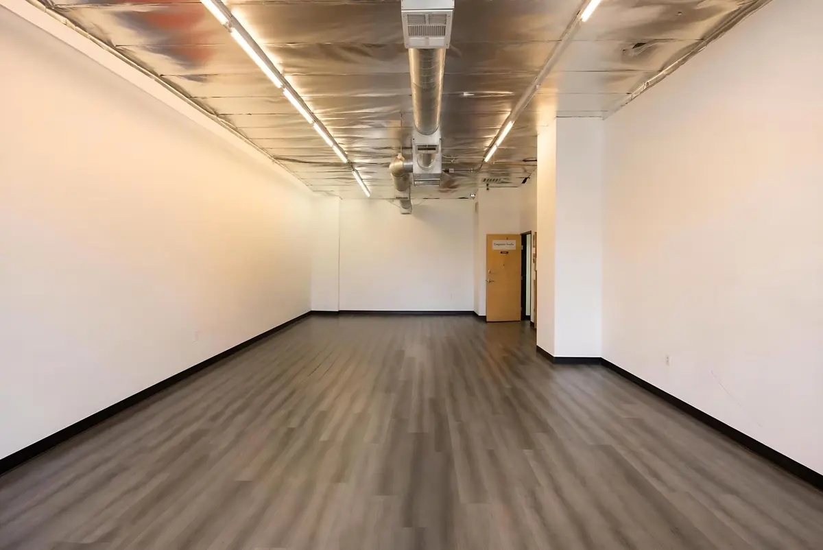 1048-1052 S Los Angeles Street &ndash; Building view