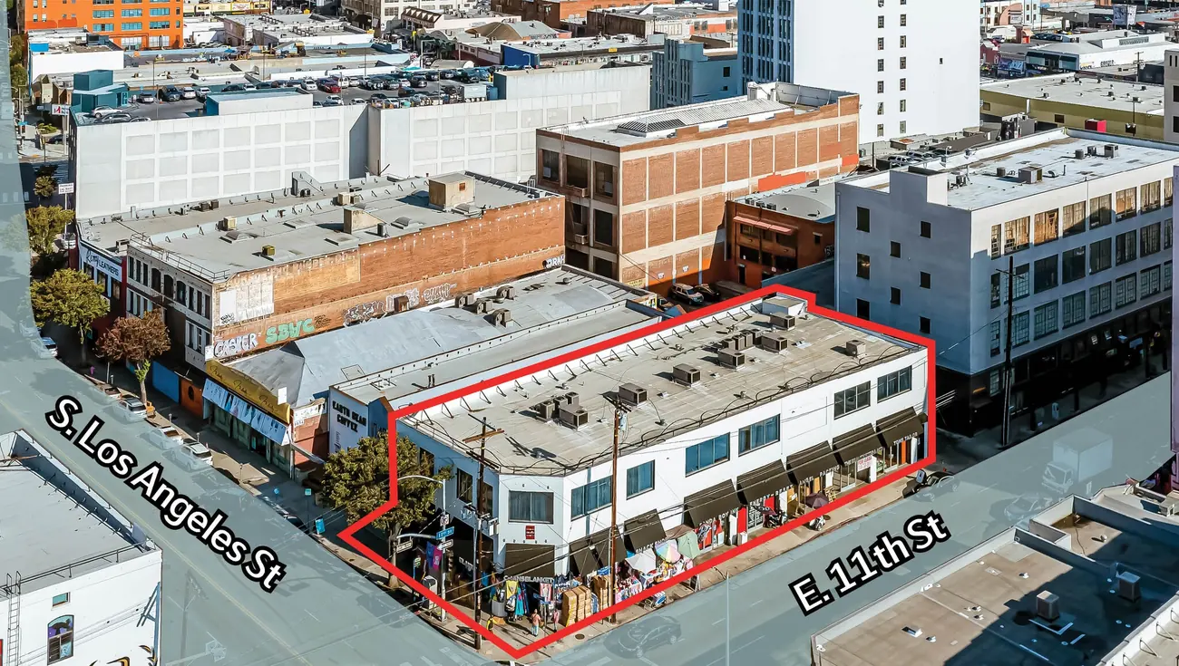 1048-1052 S Los Angeles Street &ndash; Ground-floor showroom suite