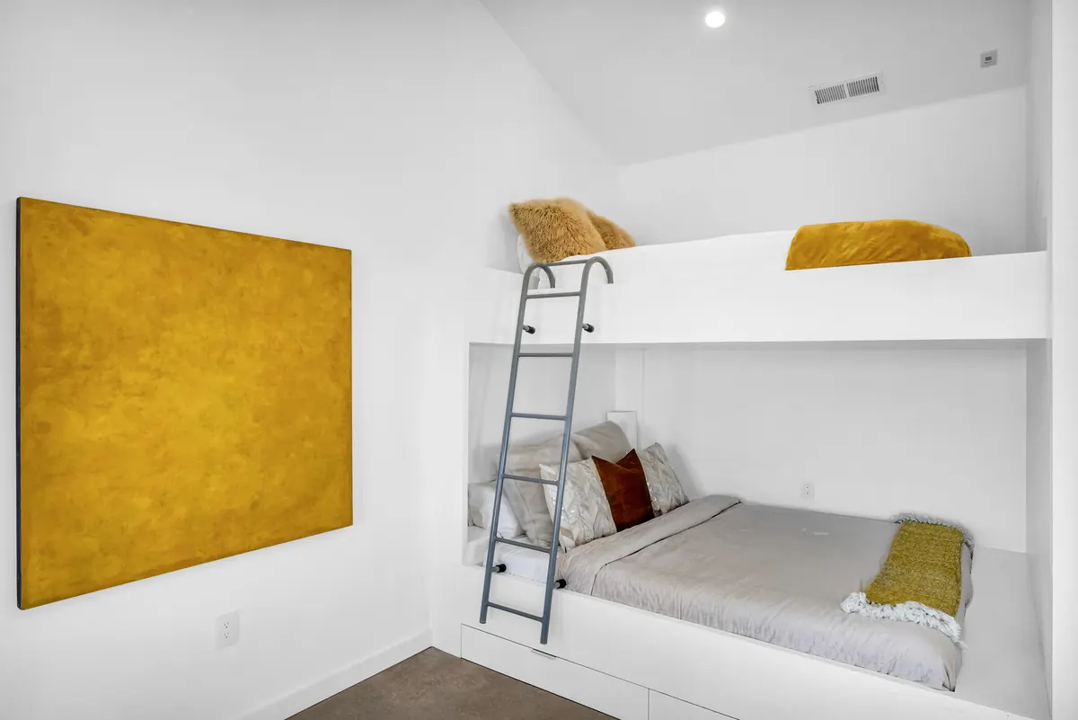 90 Longhorn Ridge Road &ndash; Bunk room