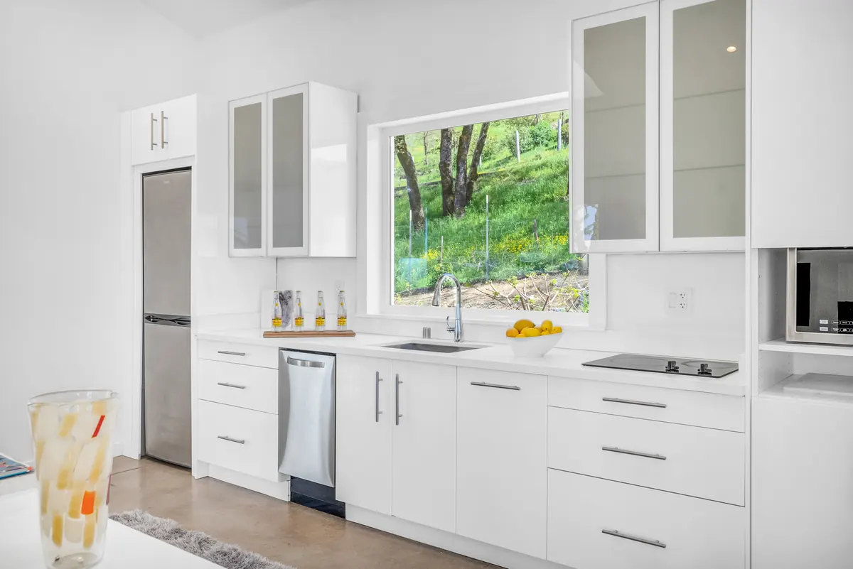 90 Longhorn Ridge Road &ndash; Kitchen detail