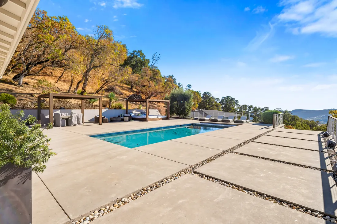 90 Longhorn Ridge Road &ndash; Pool and terrace