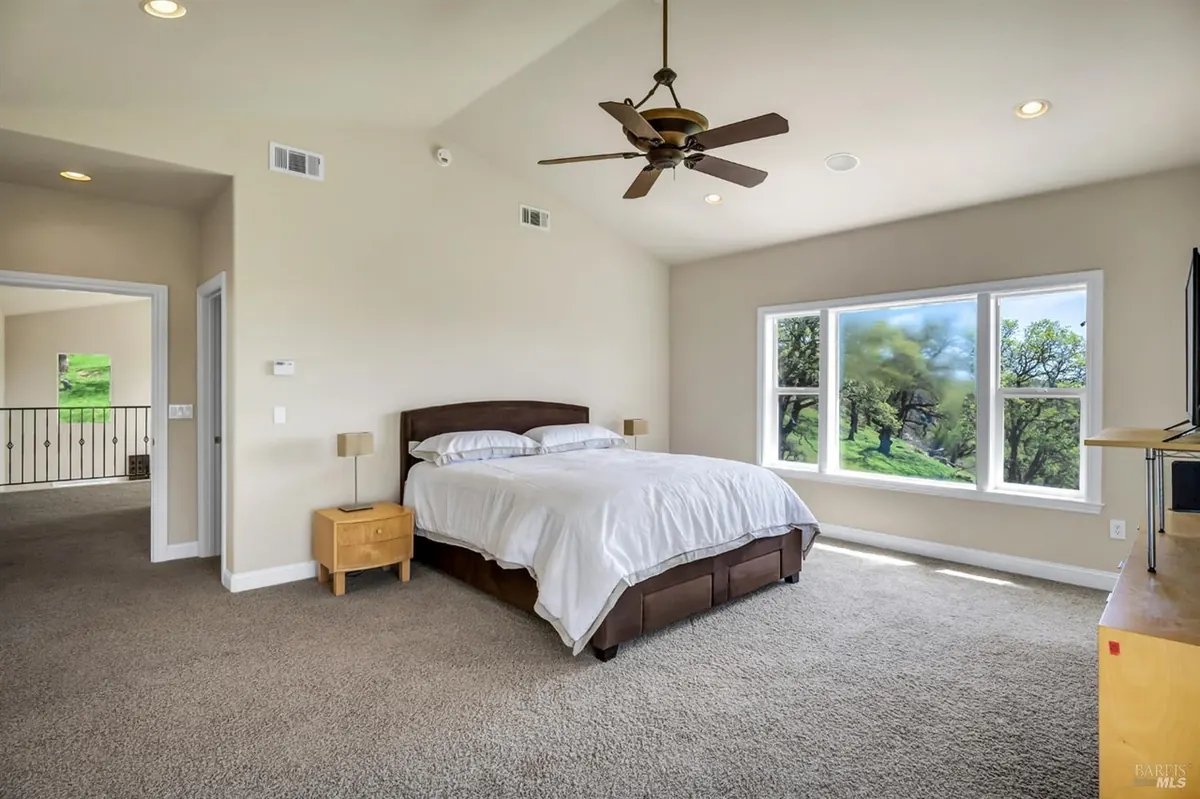95 Longhorn Ridge Road &ndash; Primary suite, second view